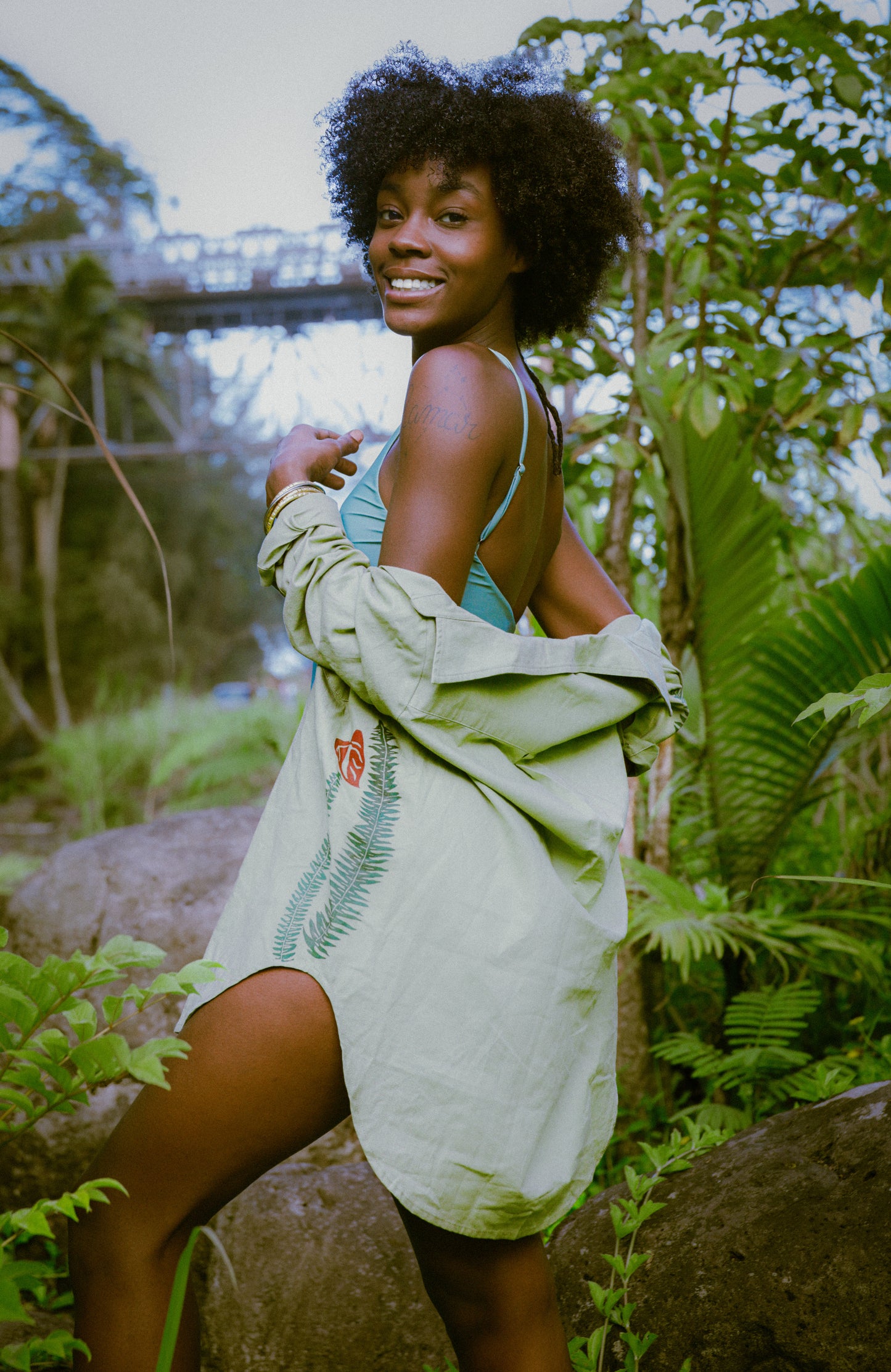 Kupukupu & Anthurium Linen Button Down