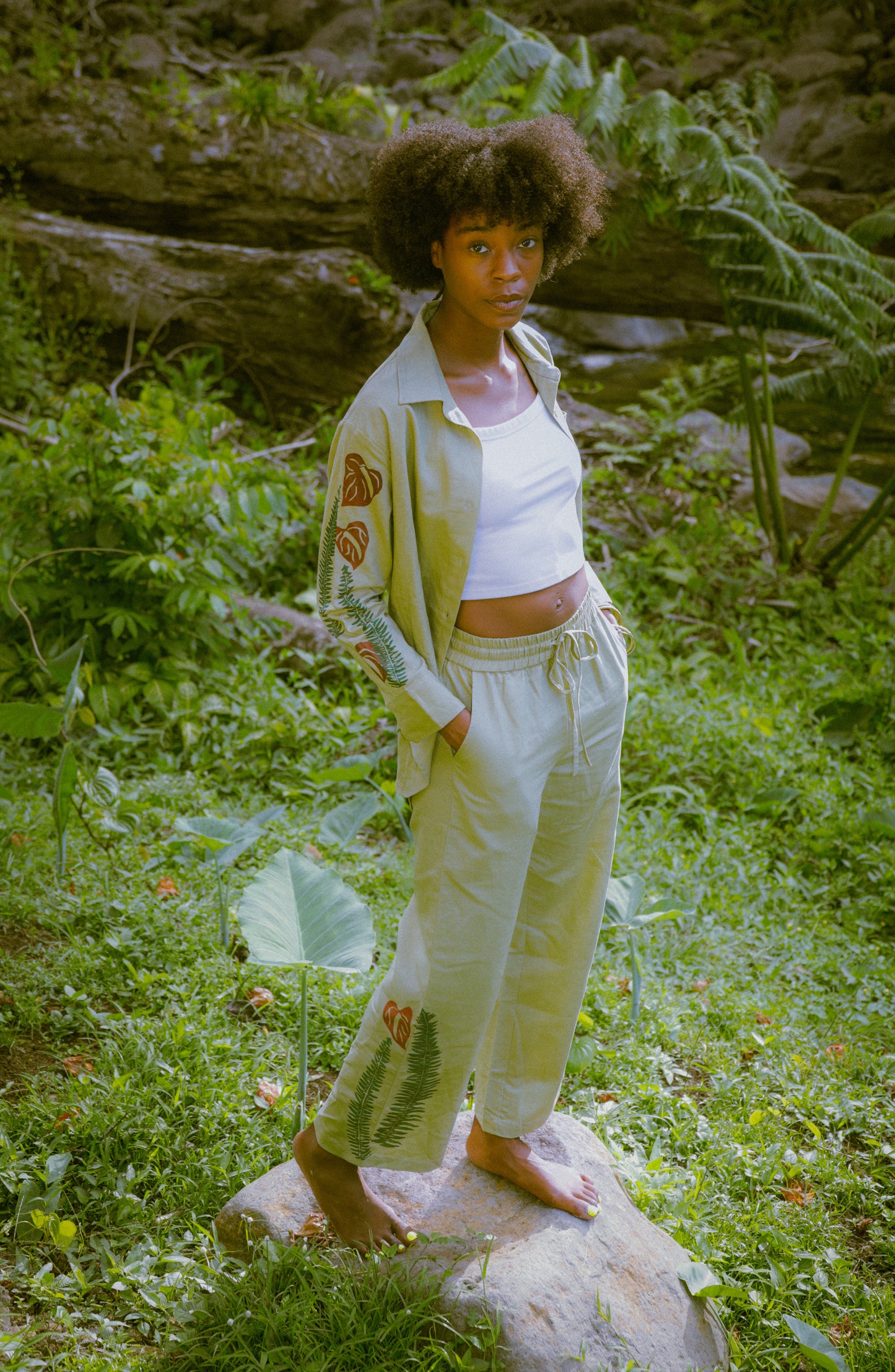 Kupukupu & Anthurium Linen Button Down